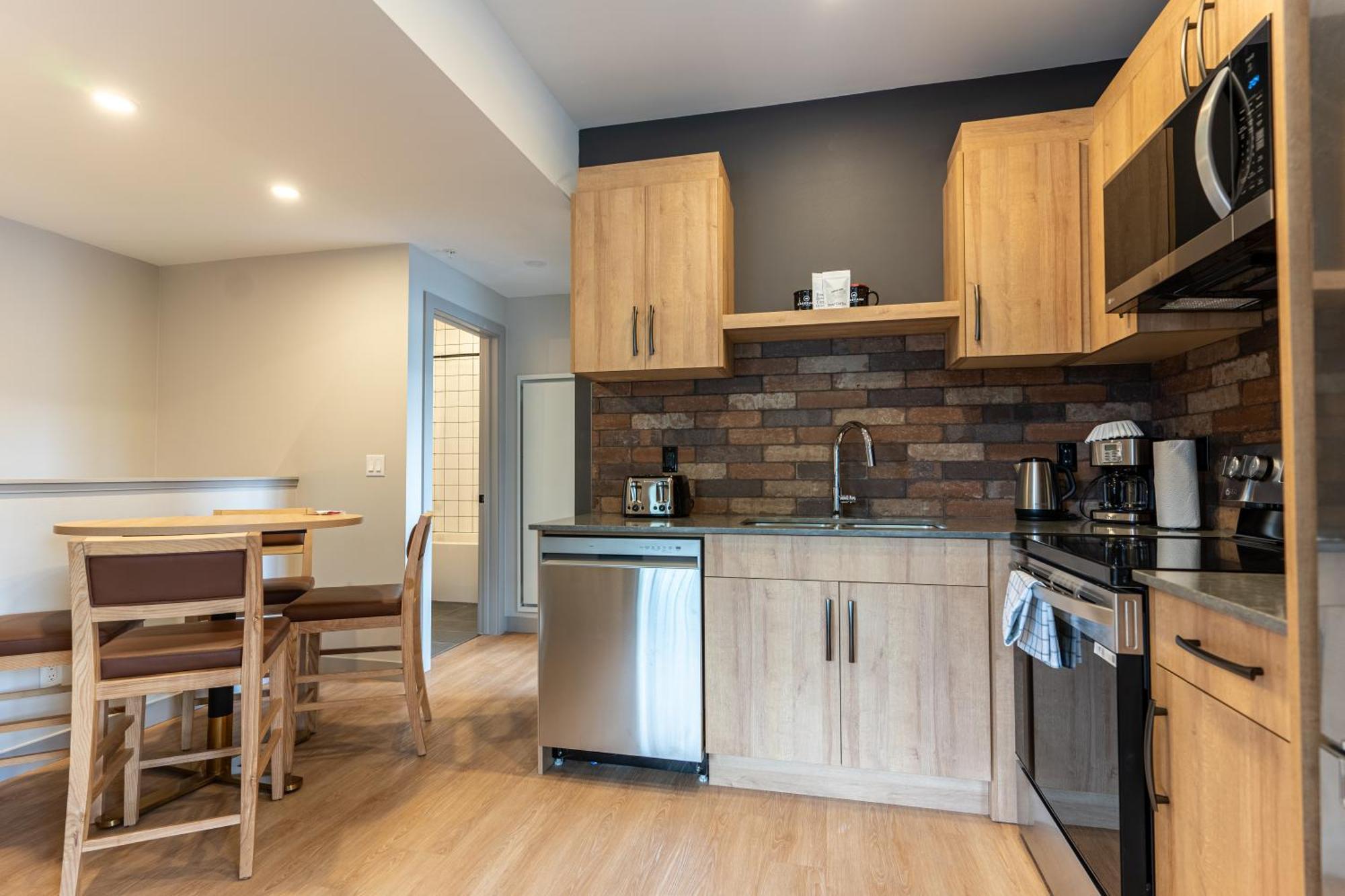 Basecamp Suites Revelstoke Pokój zdjęcie