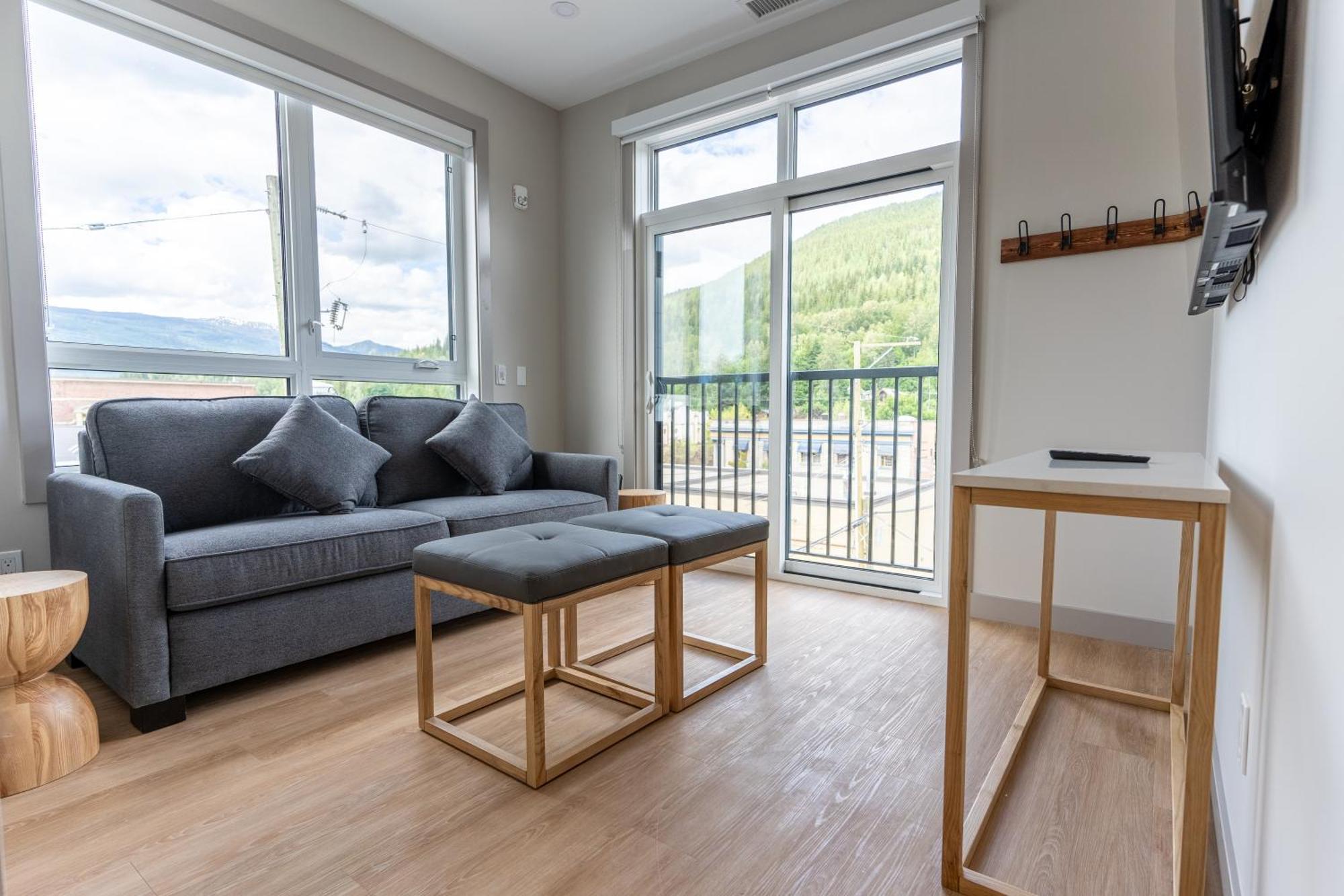 Basecamp Suites Revelstoke Zewnętrze zdjęcie