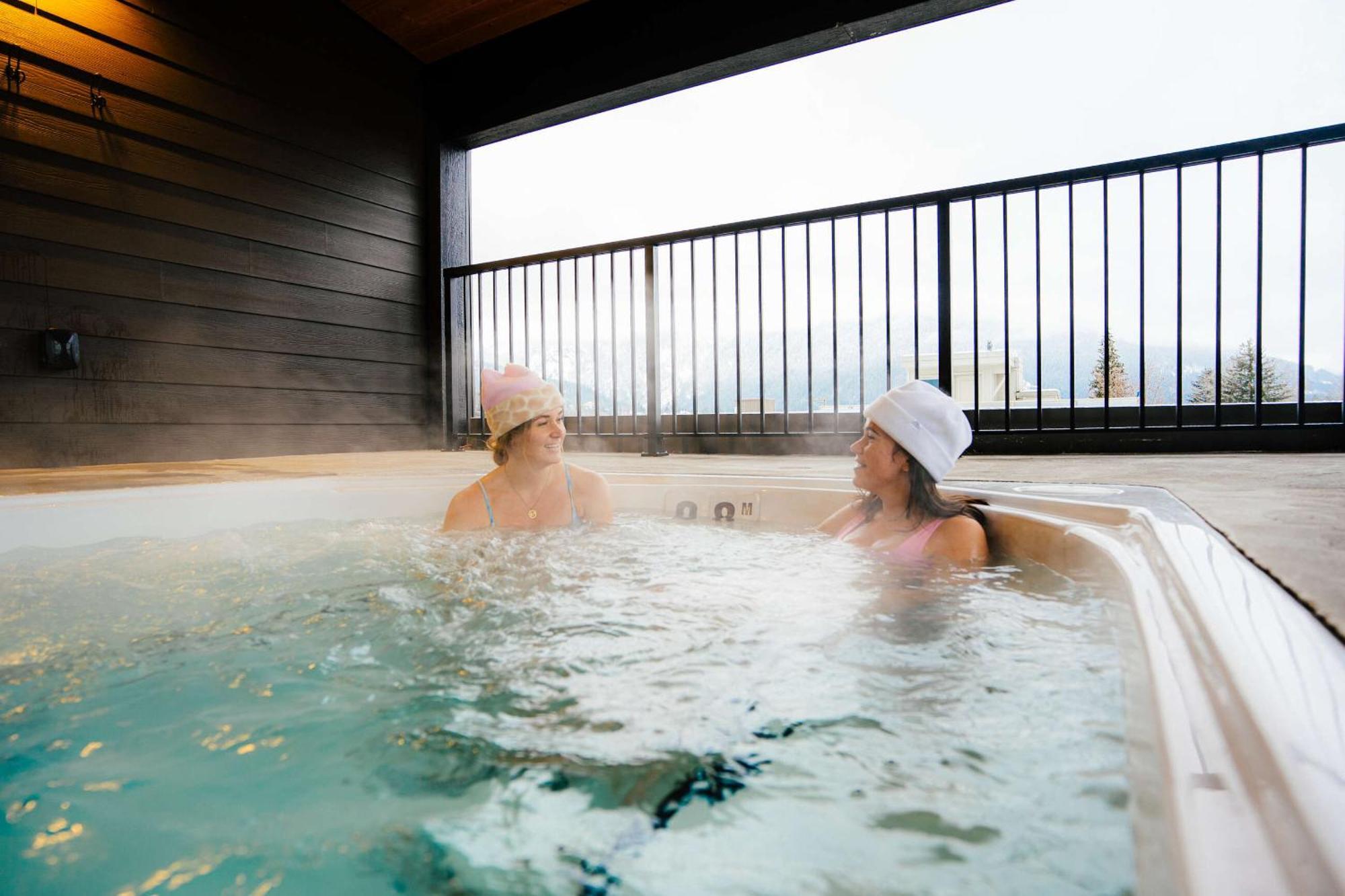 Basecamp Suites Revelstoke Zewnętrze zdjęcie