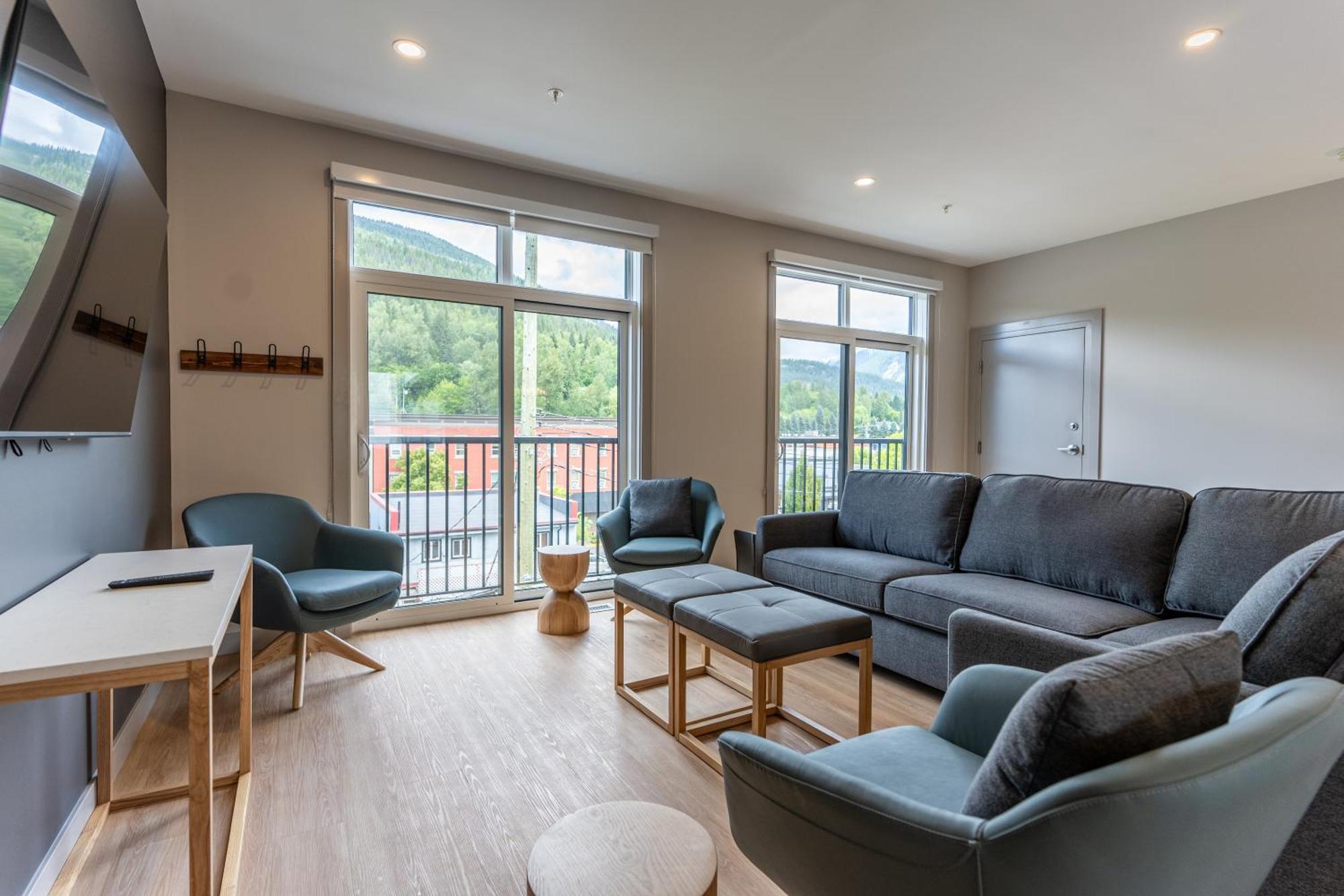 Basecamp Suites Revelstoke Zewnętrze zdjęcie